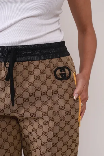 Calça Gucci Jacquard Monograma GG Bege