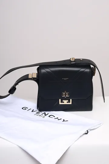 Bolsa Givenchy Eden Preta
