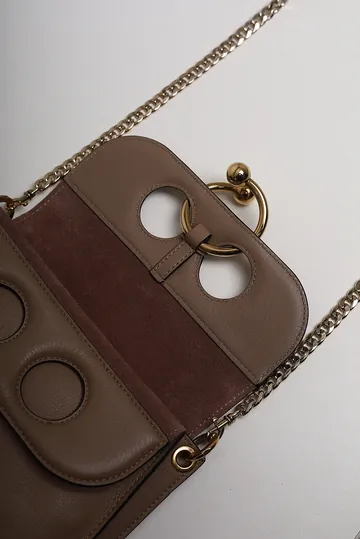 Bolsa JW Anderson Pierce Crossbody Bege