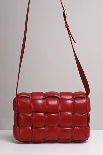 Bolsa Bottega Veneta Cassete Bordô
