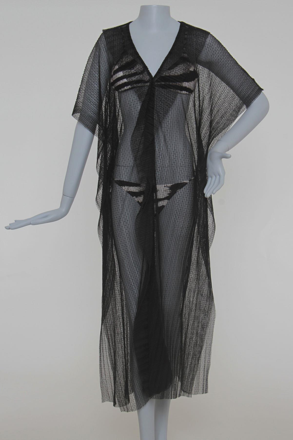 Moda Praia Adriana Degreas Tule e Babado Preto