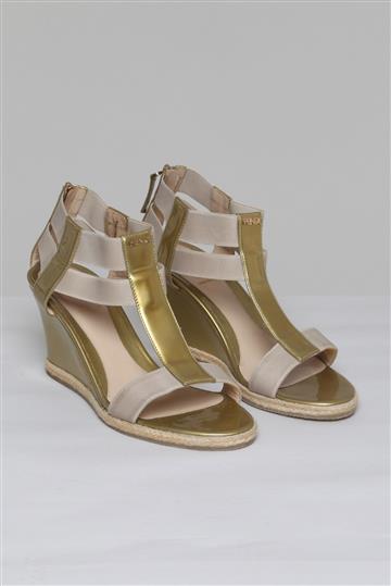 Sandália Fendi Carioca Vinil Dourado