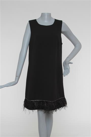 Vestido Trapézio Barra Plumas Preto