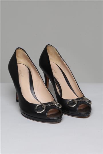 Sapato Gucci Peep Toe Ferragem Preto