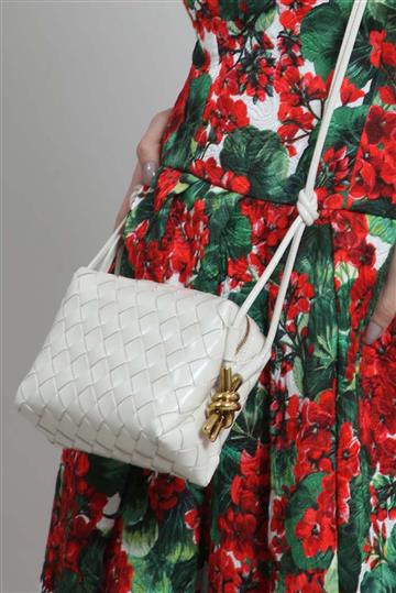 Bolsa Bottega Veneta Mini Loop Metal Knot Off-White