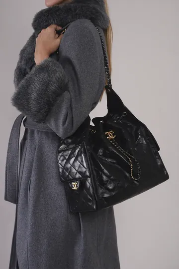 Bolsa Chanel Hobo 25 Ferragem Bicolor Preta