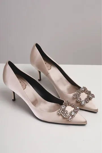 Sapato Roger Vivier Fivela Flower Strass Cetim Rosa