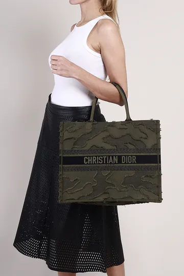 Bolsa Christian Dior Book Tote Camuflada Verde
