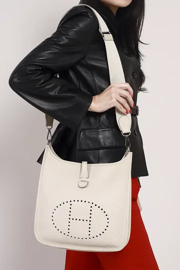 Bolsa Hermès Evelyne Off-White