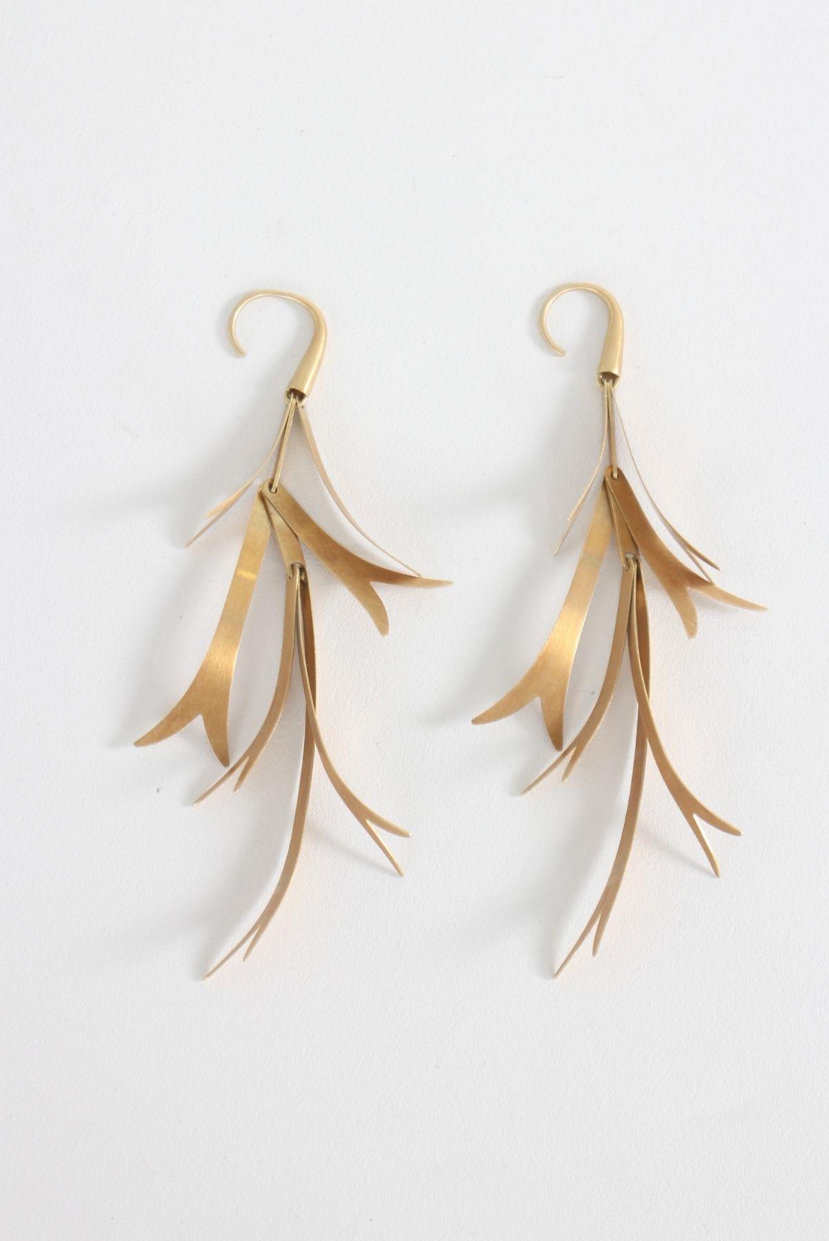 Brinco Antonio Bernardo Folhas Ouro