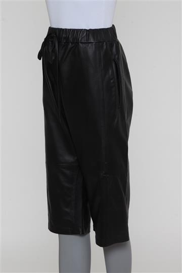 Calça A. Niemeyer Capri 100% Couro  Preta