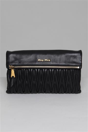 Bolsa Miu Miu Clutch Matelassê Preto