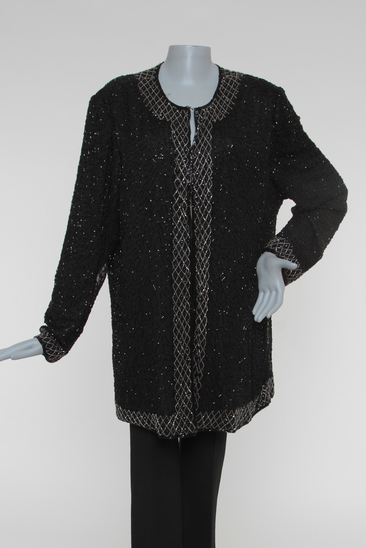 Casaco Crepe de Seda Bordado Preto