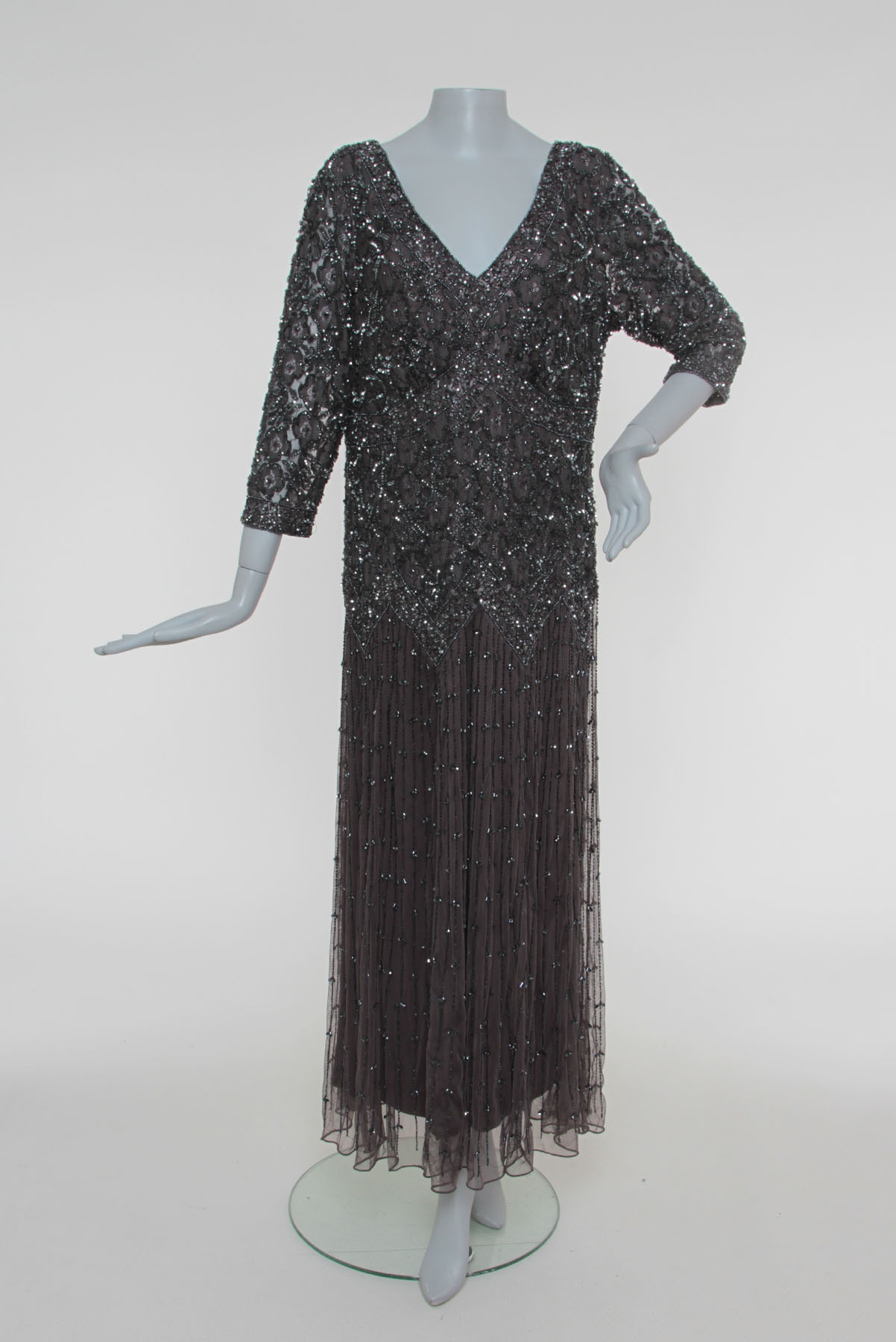 Vestido Longo Bordado Cinza