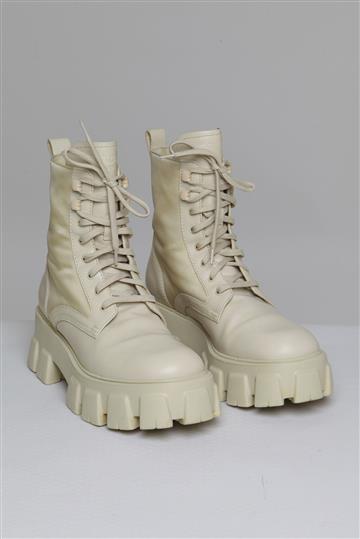 Bota Prada Tratorada Creme