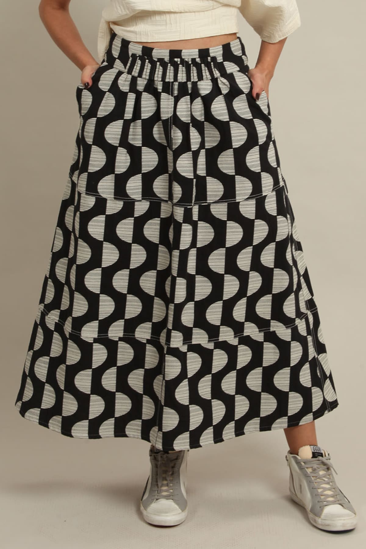 Saia A. Niemeyer Midi Bolas Bicolor Preta