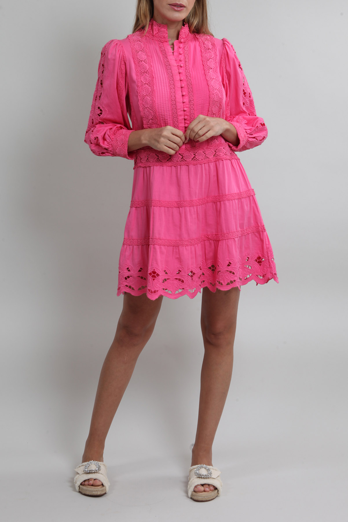 Vestido Alice + Olivia Laise e Renda Rosa