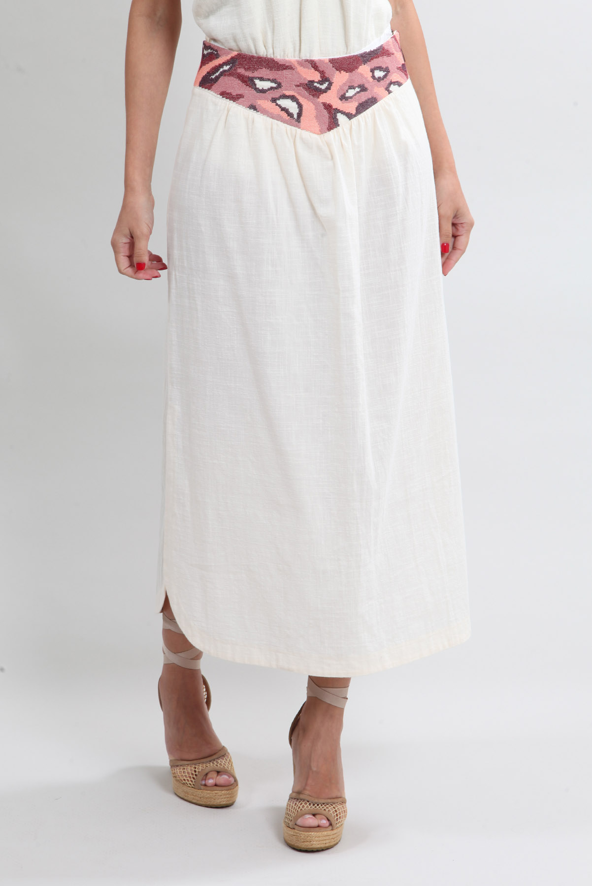 Saia A. Niemeyer Midi Linho e Pala Bordada Off-White